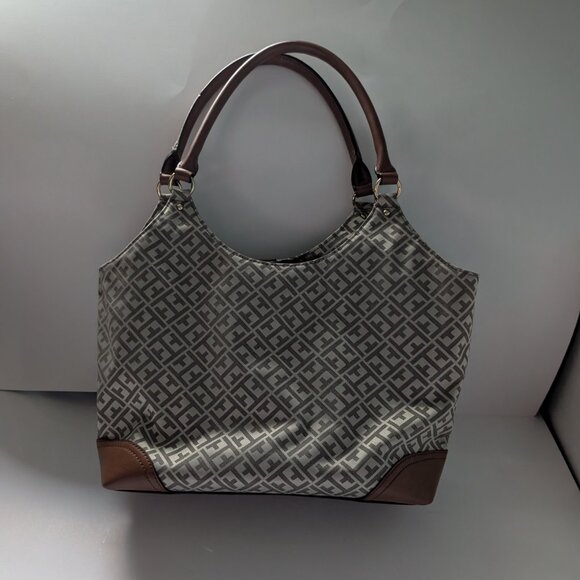 Tommy Hilfiger Tote Bag, Logo Print in khaki with brown faux leather details - Picture 4 of 10